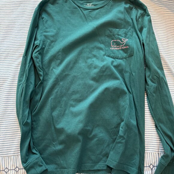 Vineyard Vines Long Sleeve Christmas t-shirt, men's small - Picture 2 of 4